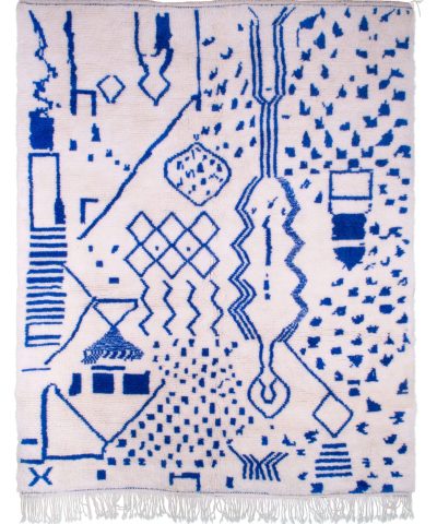 a blue and white rug with geometric designs. VINA073 W-40_BL-03 (1)
