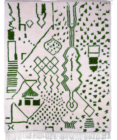 a green and white rug with geometric designs. VINA073 W-40_GR-10 (1)