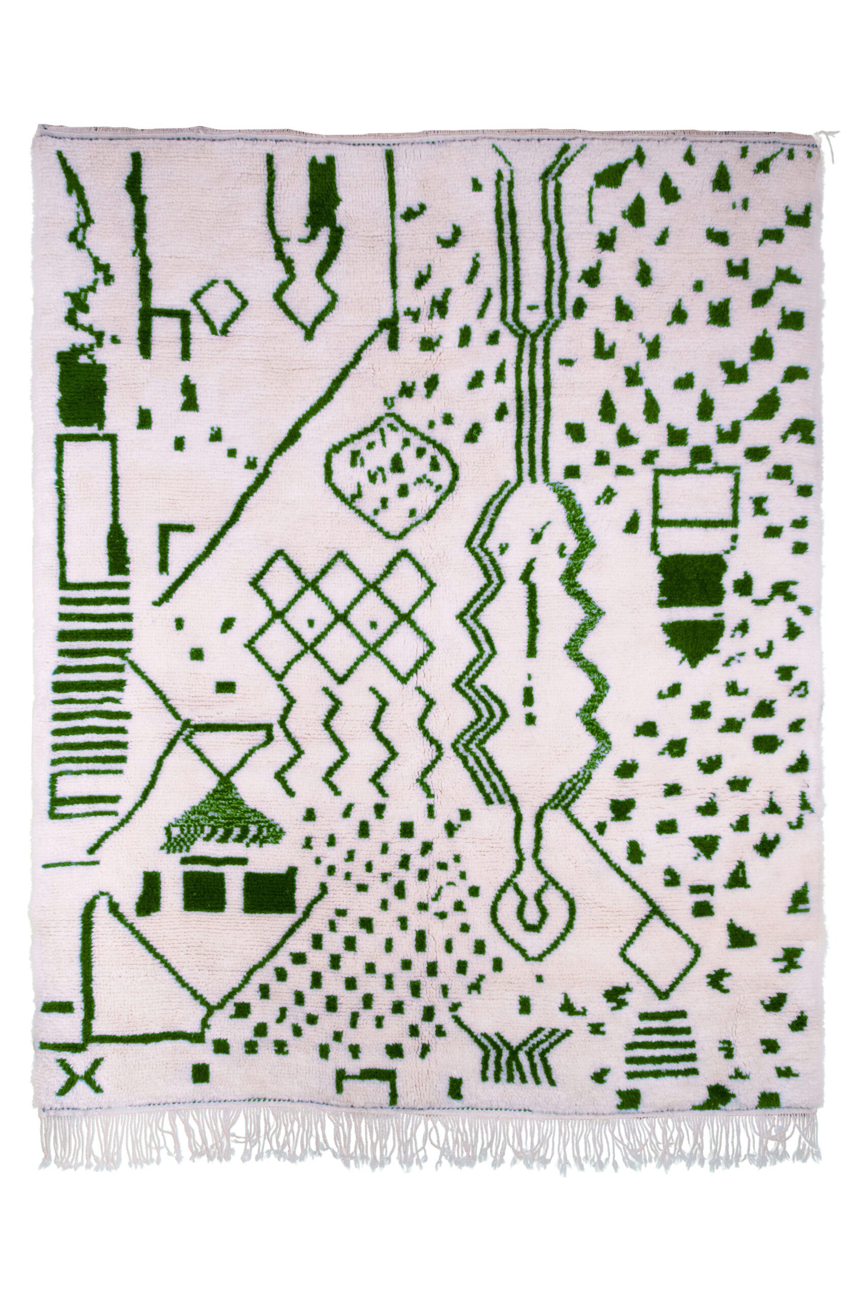 a green and white rug with geometric designs. VINA073 W-40_GR-10 (1)