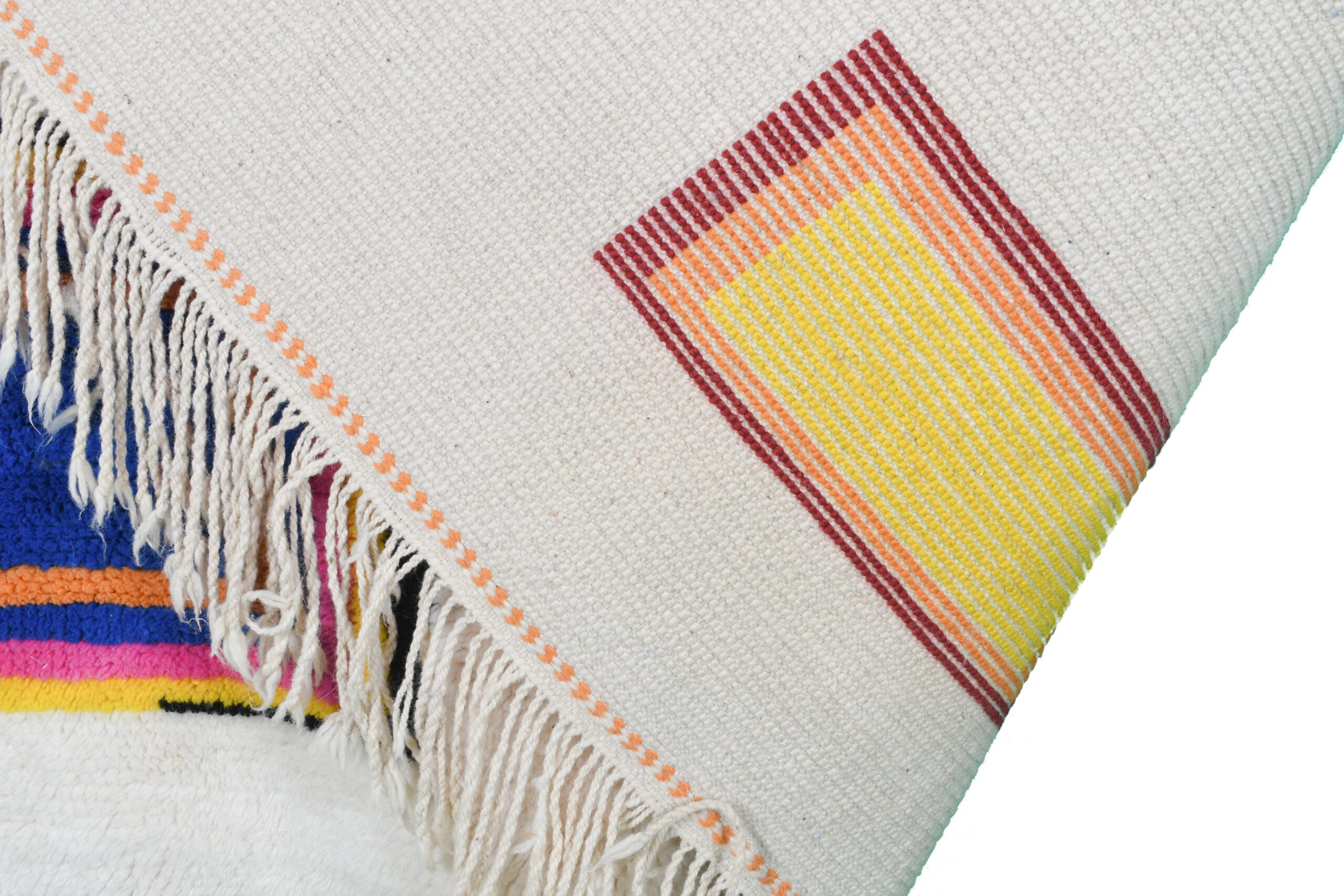 a colorful moroccan rug with fringes and fringes. VIN0117_W-40_BL-05_BL-09_PN-92_PN-35_BK-39_GR-14_YL-15_OR-24_RD-17 (9)