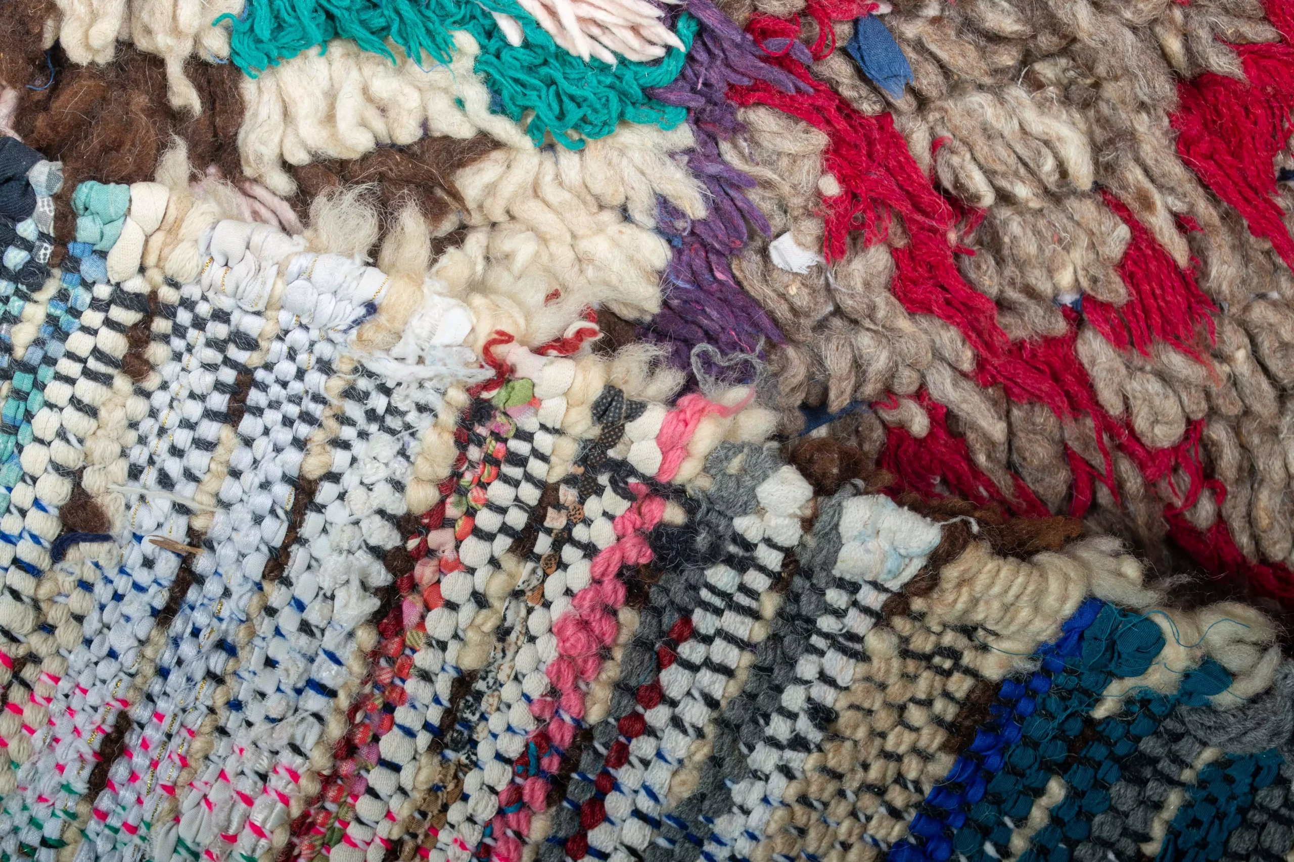 a pile of colorful wool. AZL-005_W-40_195-098 (10)