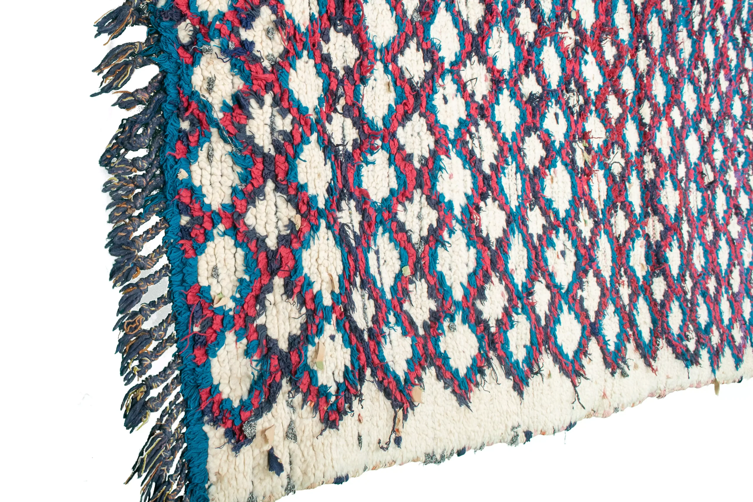 a red, white and blue rug with fringes. AZL-014_W-40_176-080 (3)