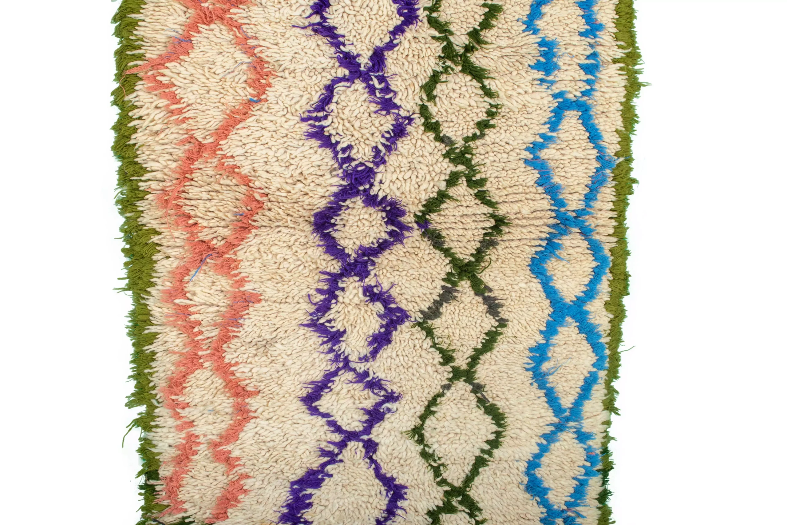 سجادة مخططة بالألوان