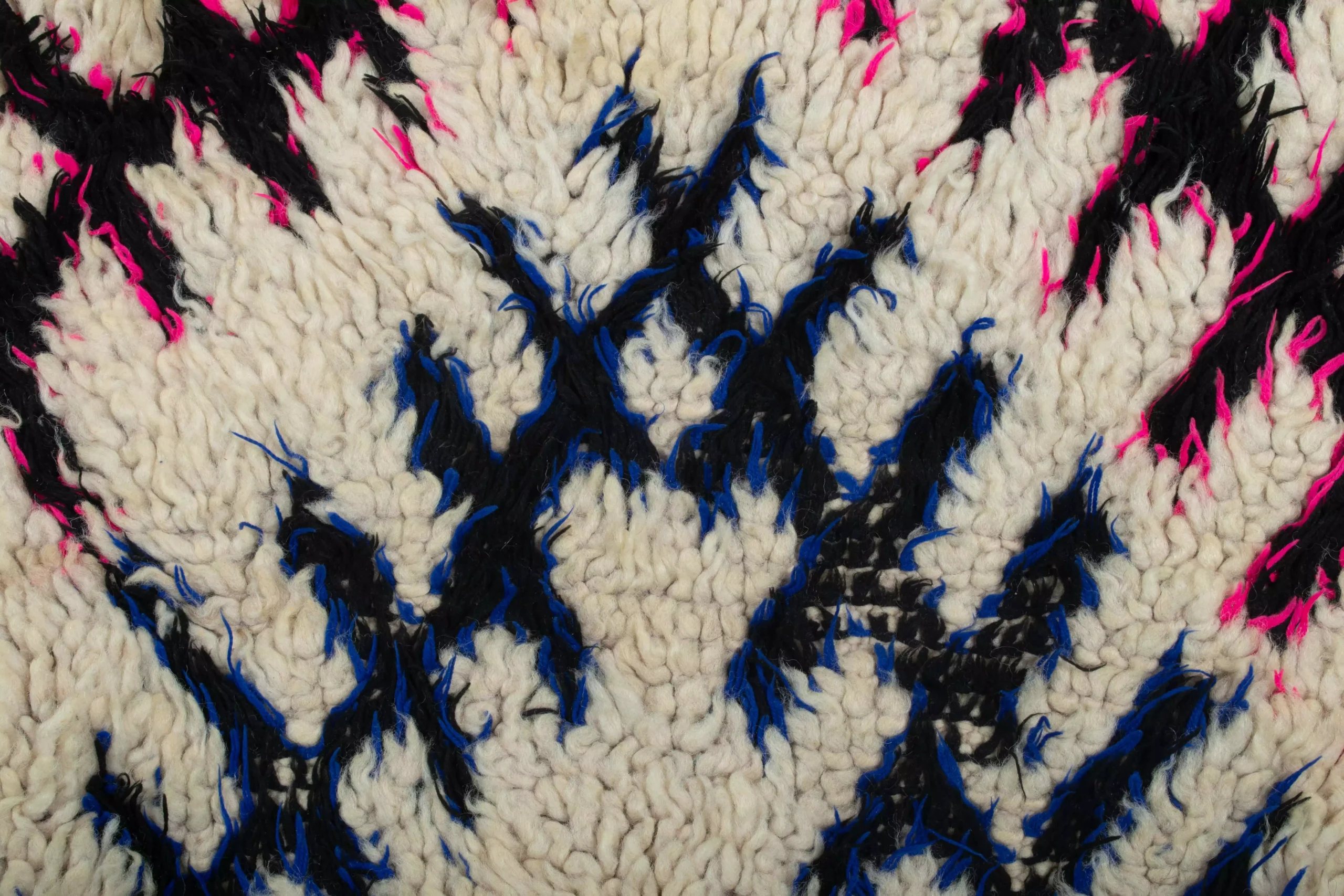 Ковер с витиеватыми линиями