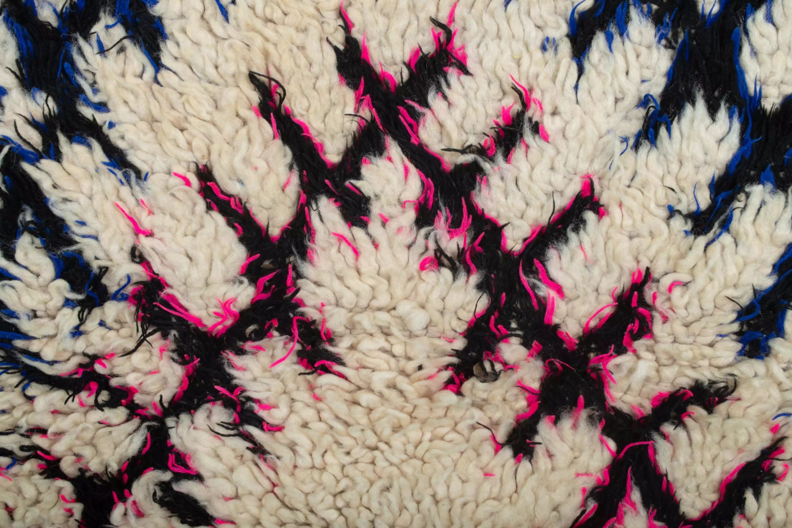 Ковер с витиеватыми линиями