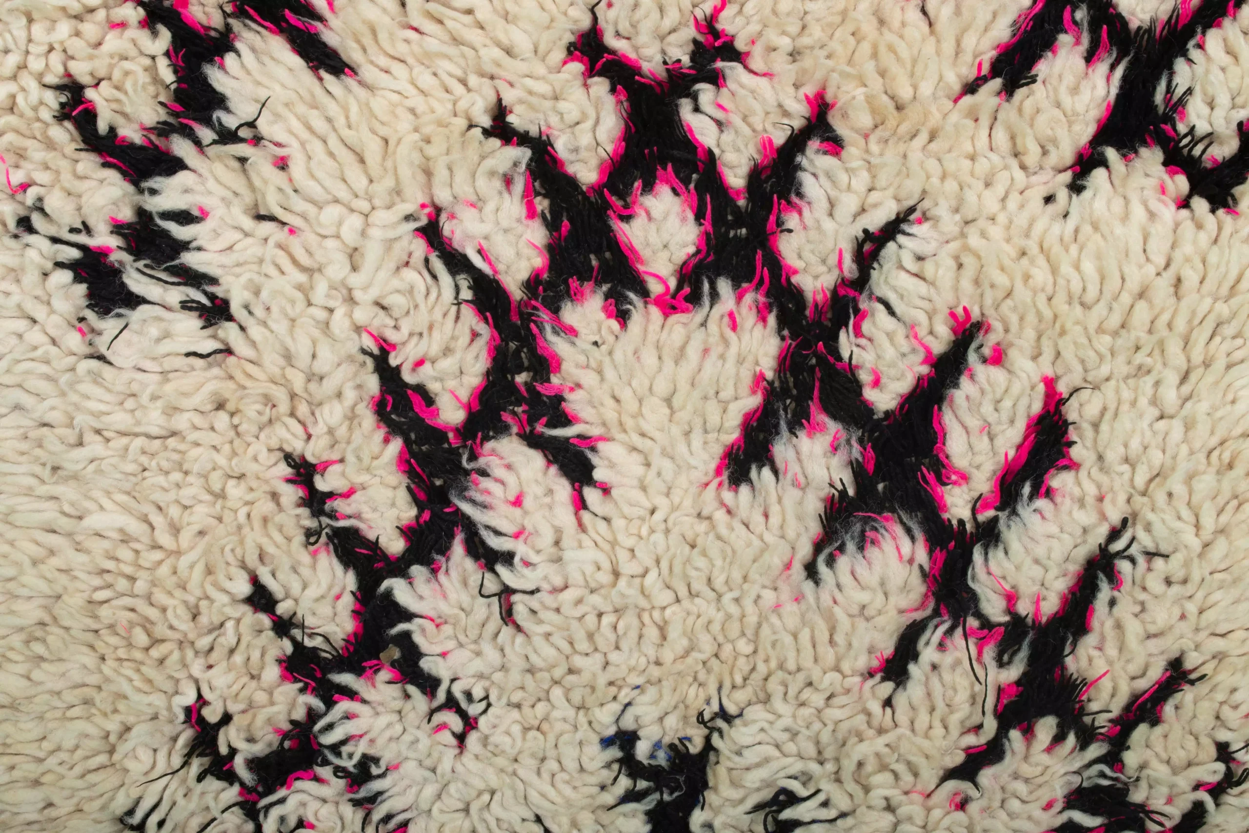 Ковер с витиеватыми линиями