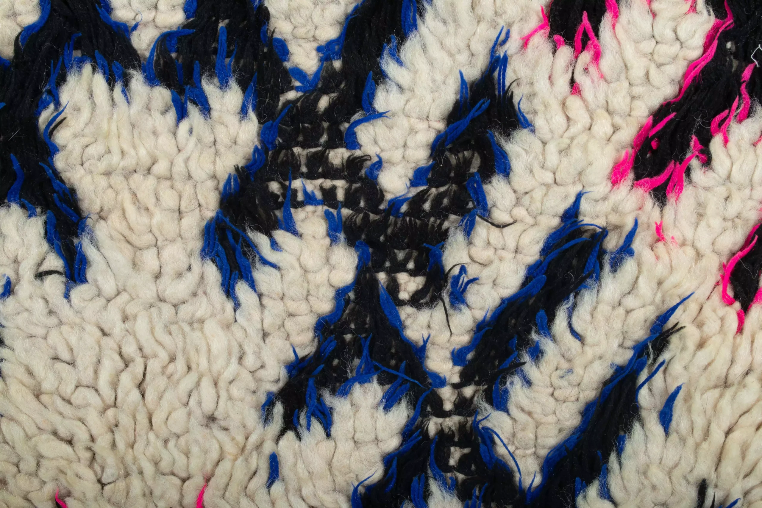 Ковер с витиеватыми линиями