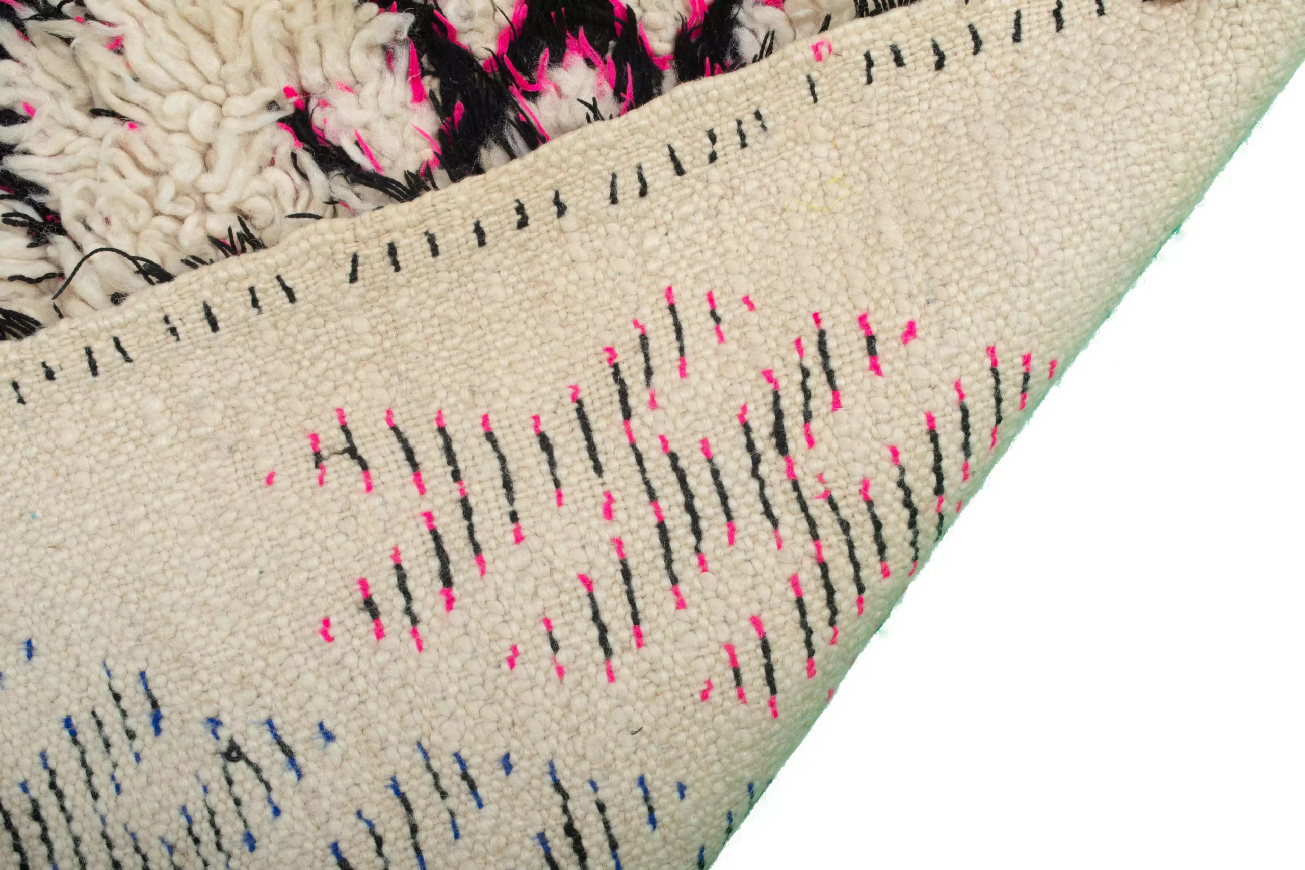 Ковер с витиеватыми линиями