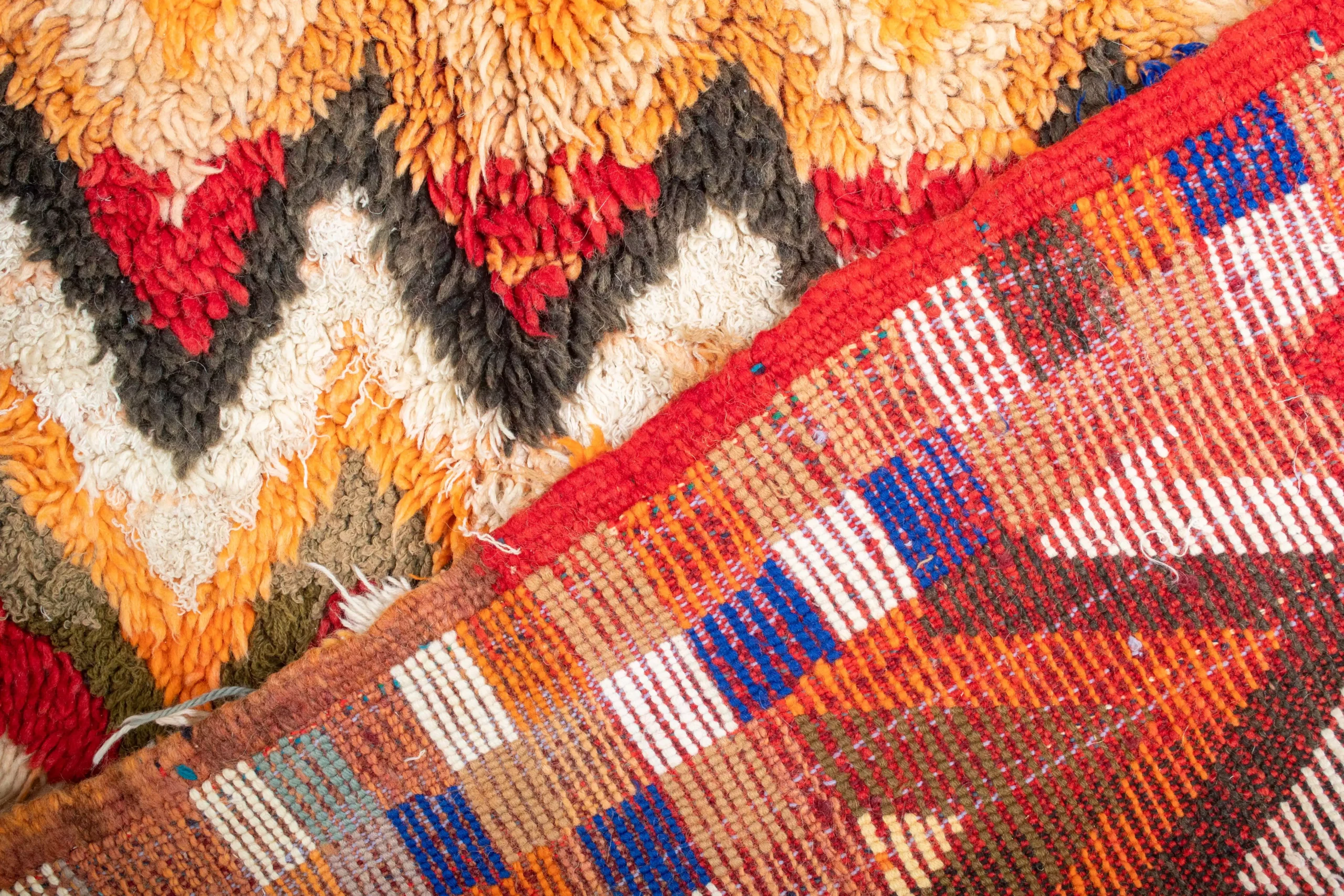 Ковер смешанных цветов