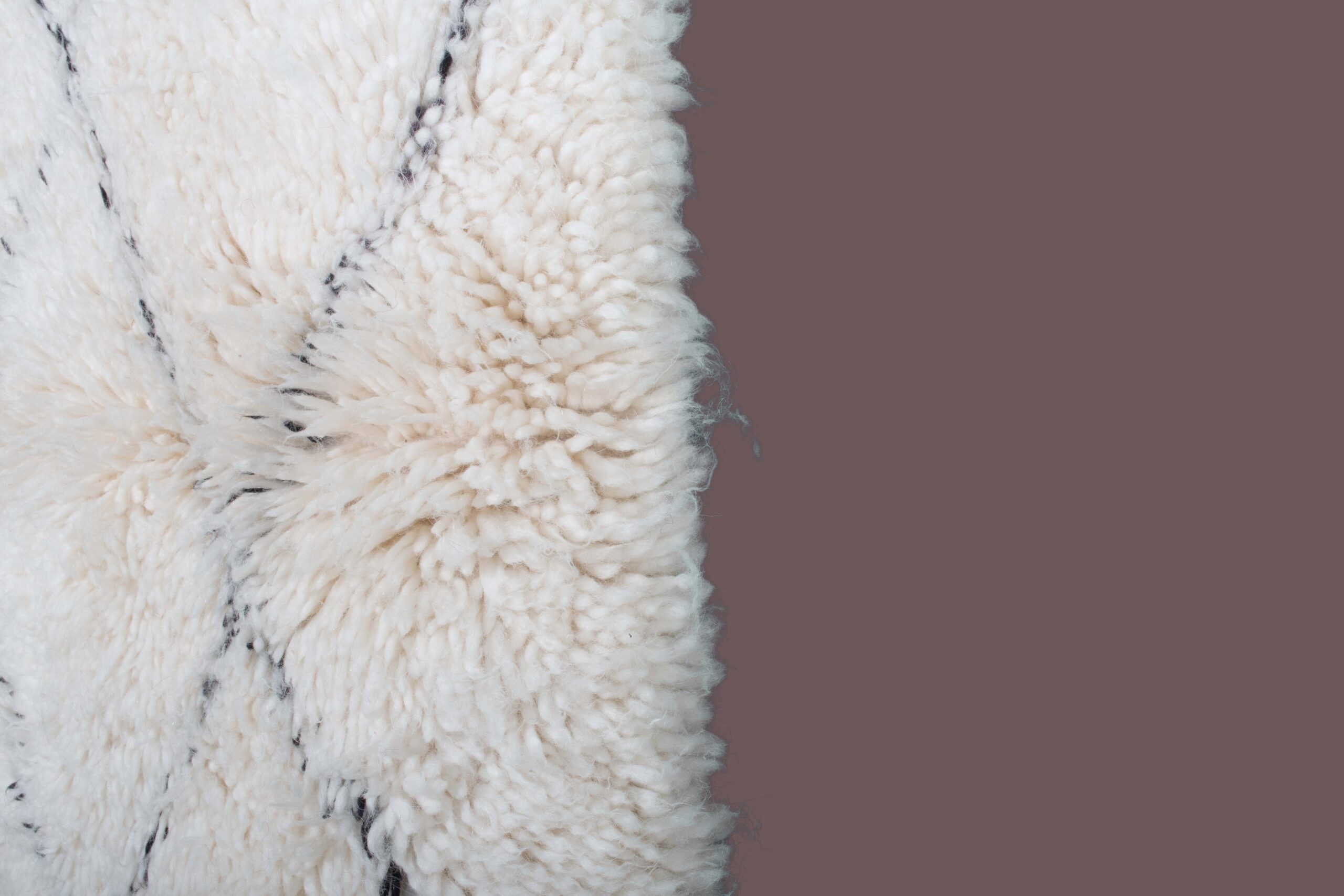 Шерстяной ковер