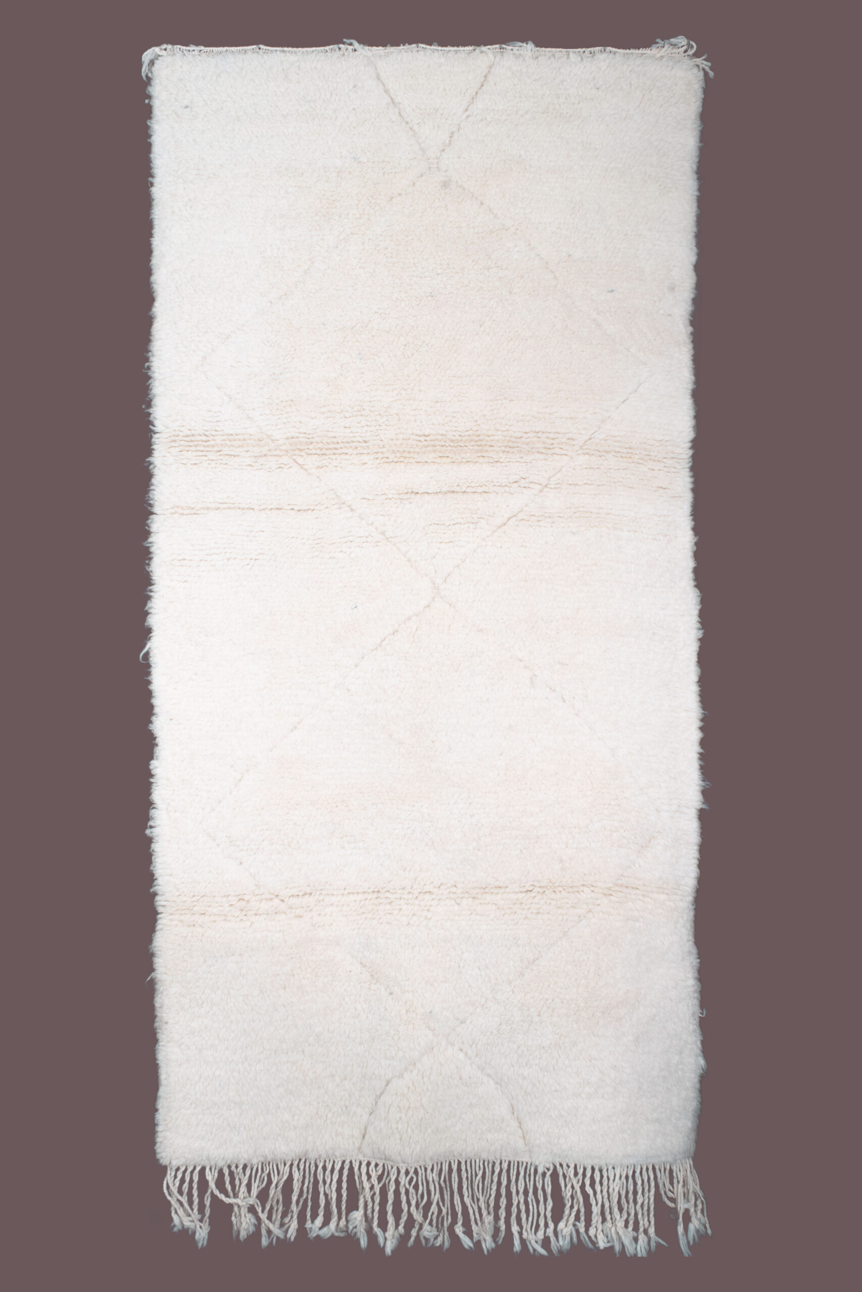 Белый ковер