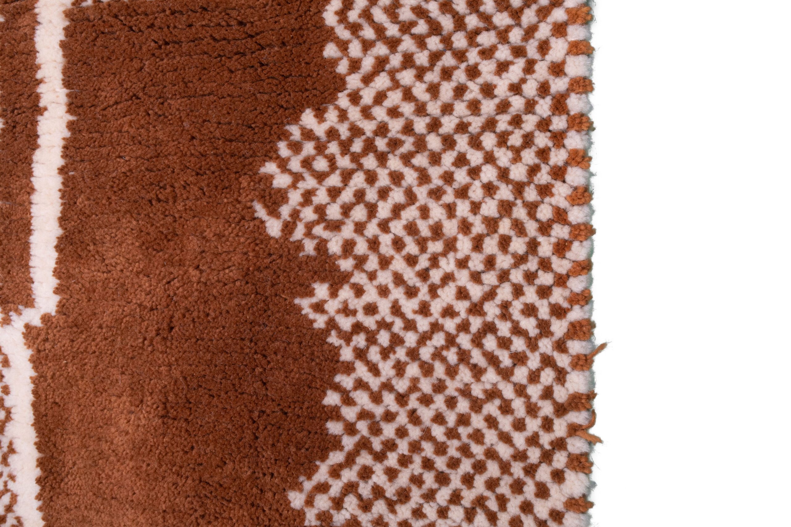 a brown and white rug with a pattern. VIN0183_BR2-93_W-40 (4)