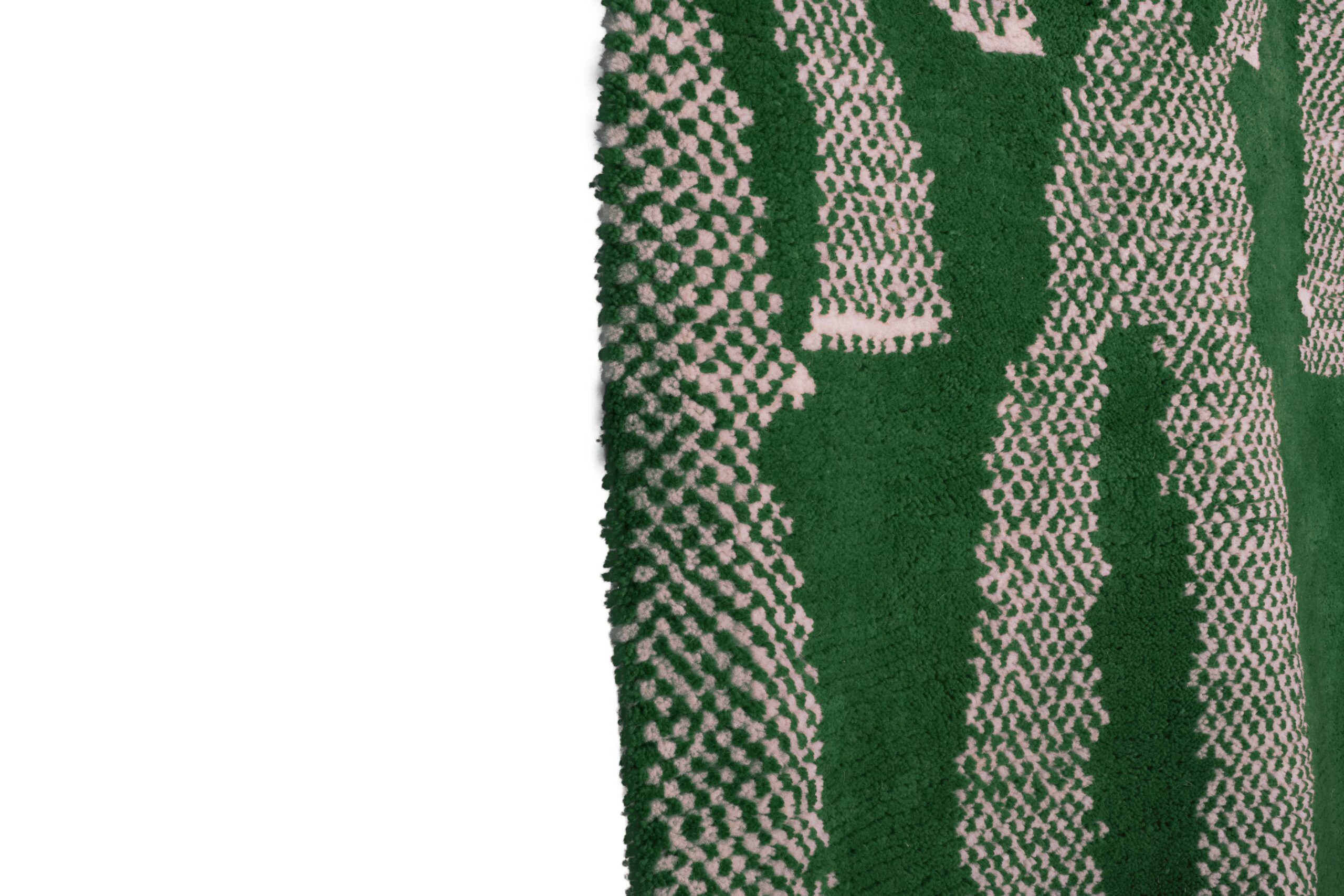 a green and white moroccan rug with a pattern. VIN0183_GR-10_W-40 (3)