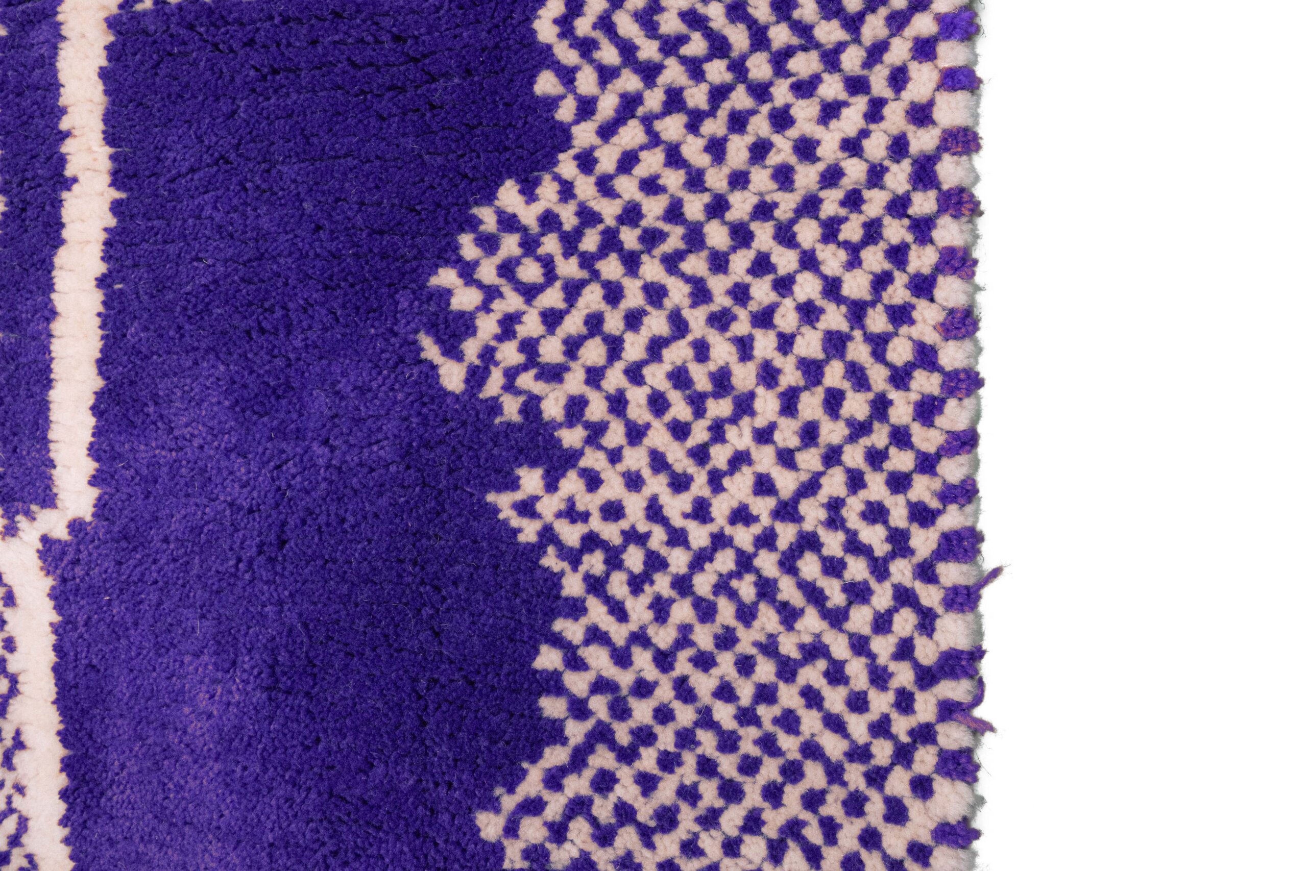 a purple and white rug with a pattern. VIN0183_PR-19_W-40 (4)