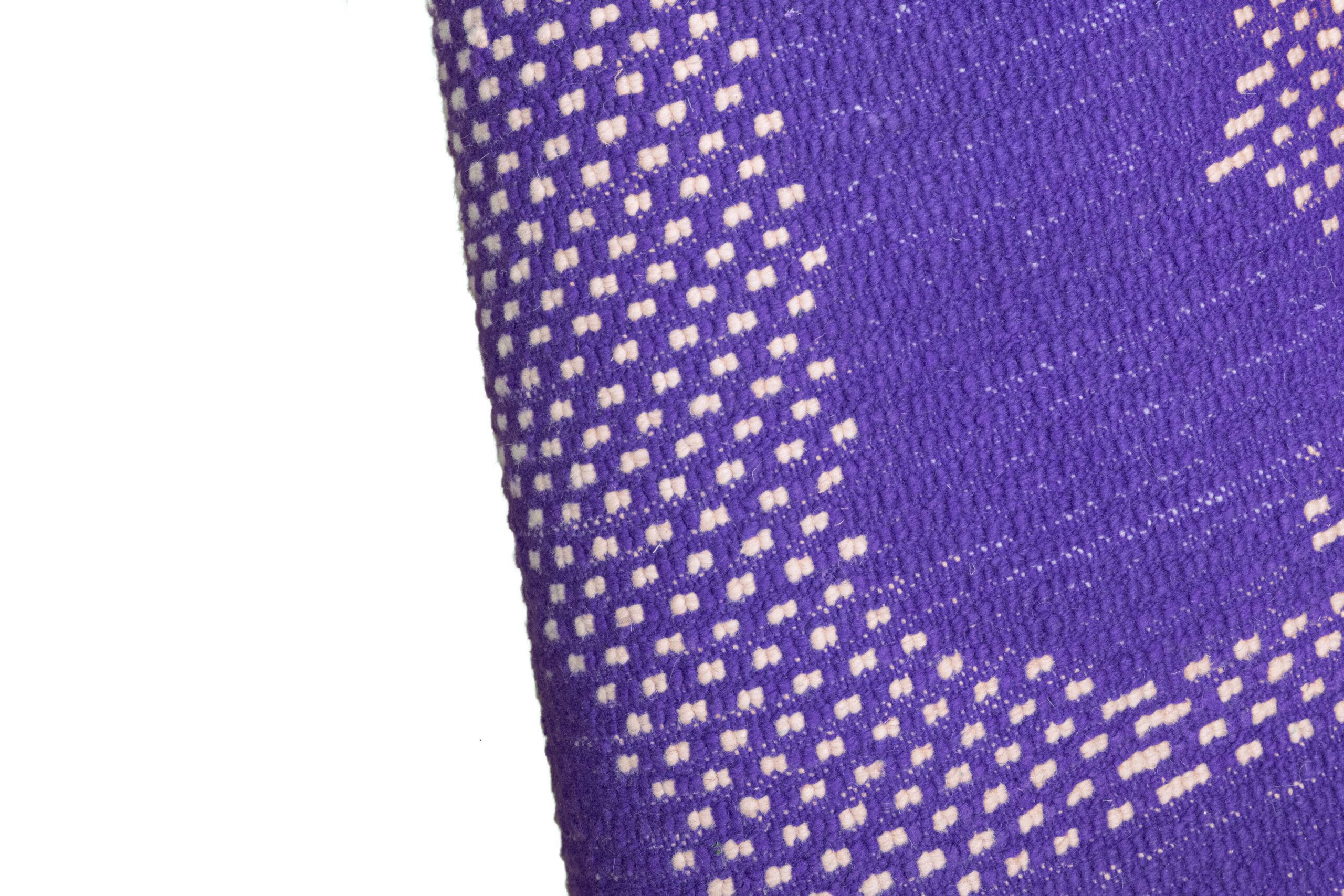 a purple and white patterned knit fabric. VIN0183_PR-19_W-40 (9)