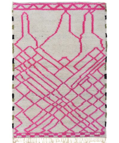 a pink and white rug with fringes. VIN311_W-40_PN-35_BK-39_GR-13_01.1