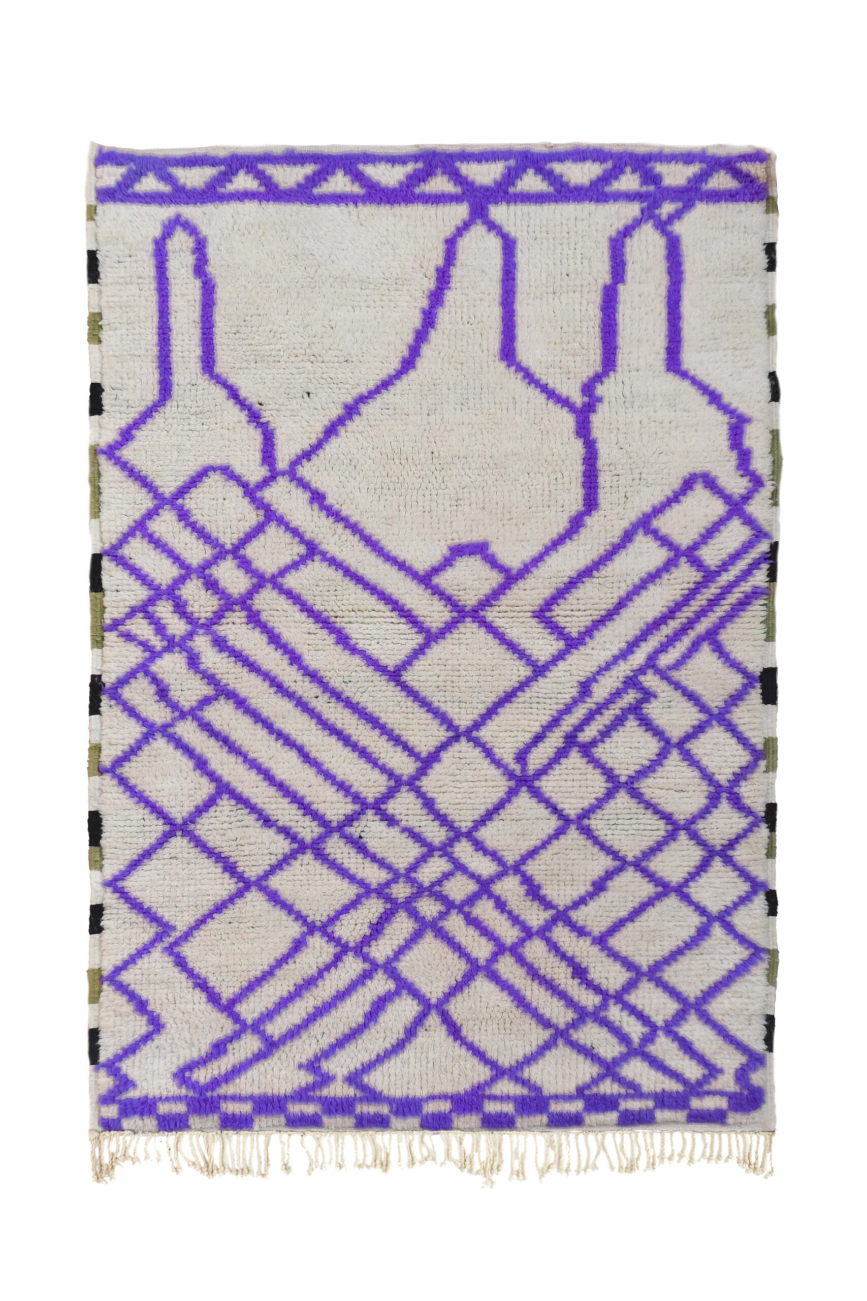 a purple and white rug with a pattern. VIN311_W-40_PR-19_BK-39_GR-13_01.1