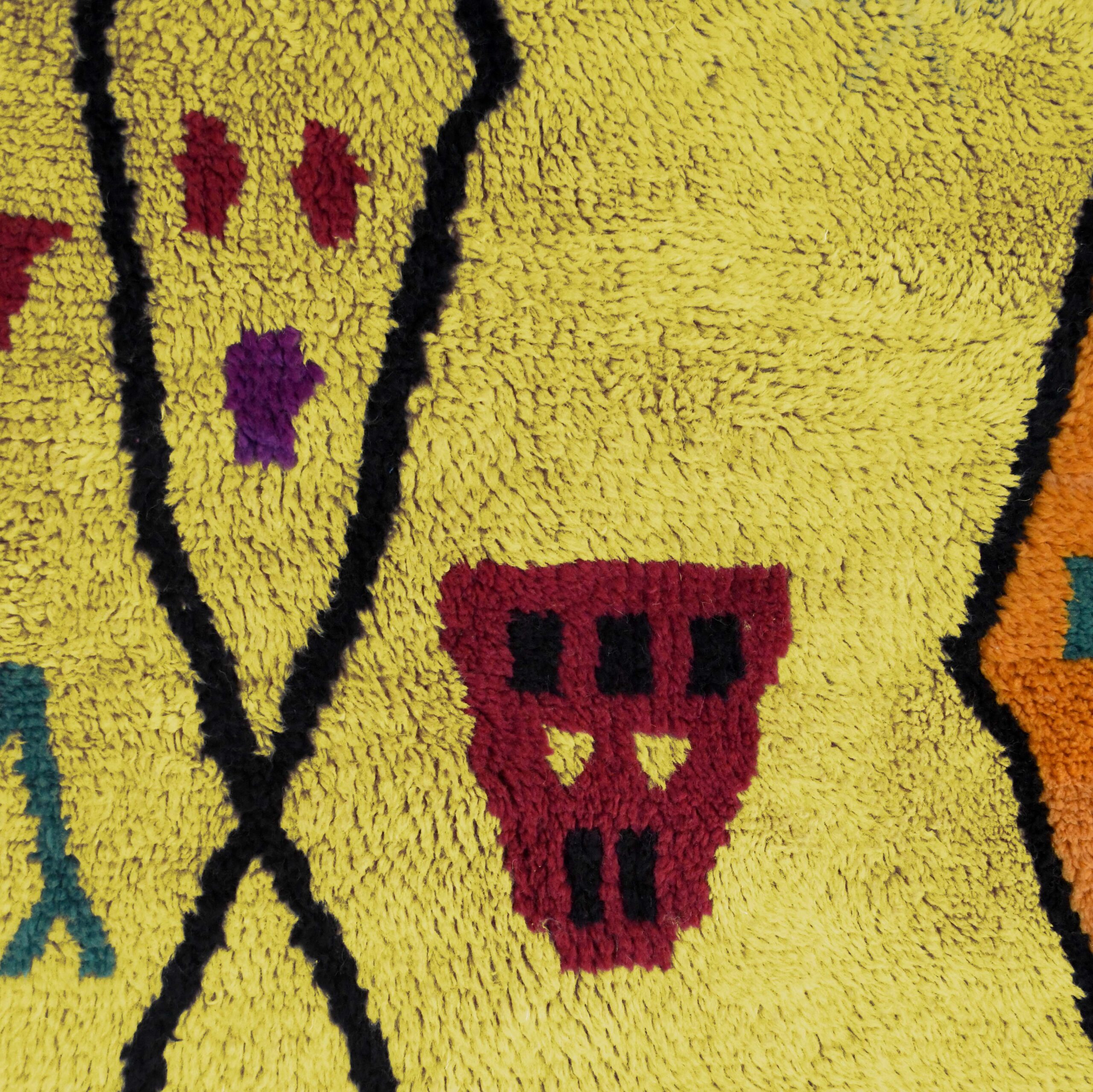 a rug with a bunch of flowers on it. VIN312_YL-15_GR2-97_GR-11_OR-24_PN-35_PN-33_BL-09_BR-302_BR-32_BR-28_PR-19_GY_37_BK-39_02