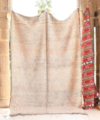 a red and white tie. il_fullxfull.6017465542_b2ye.jpg