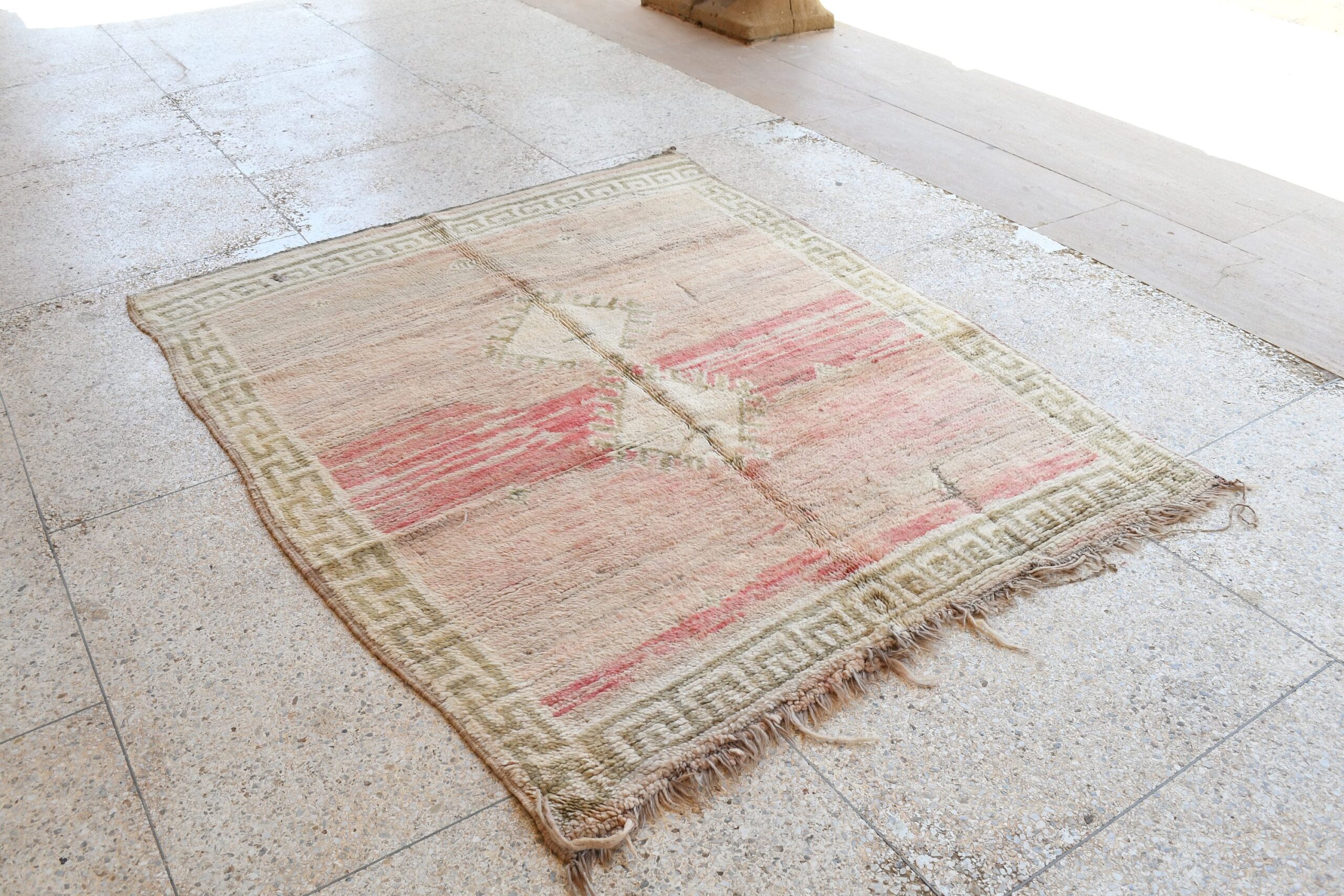 a rug on the floor. il_fullxfull.6065267433_a47p.jpg