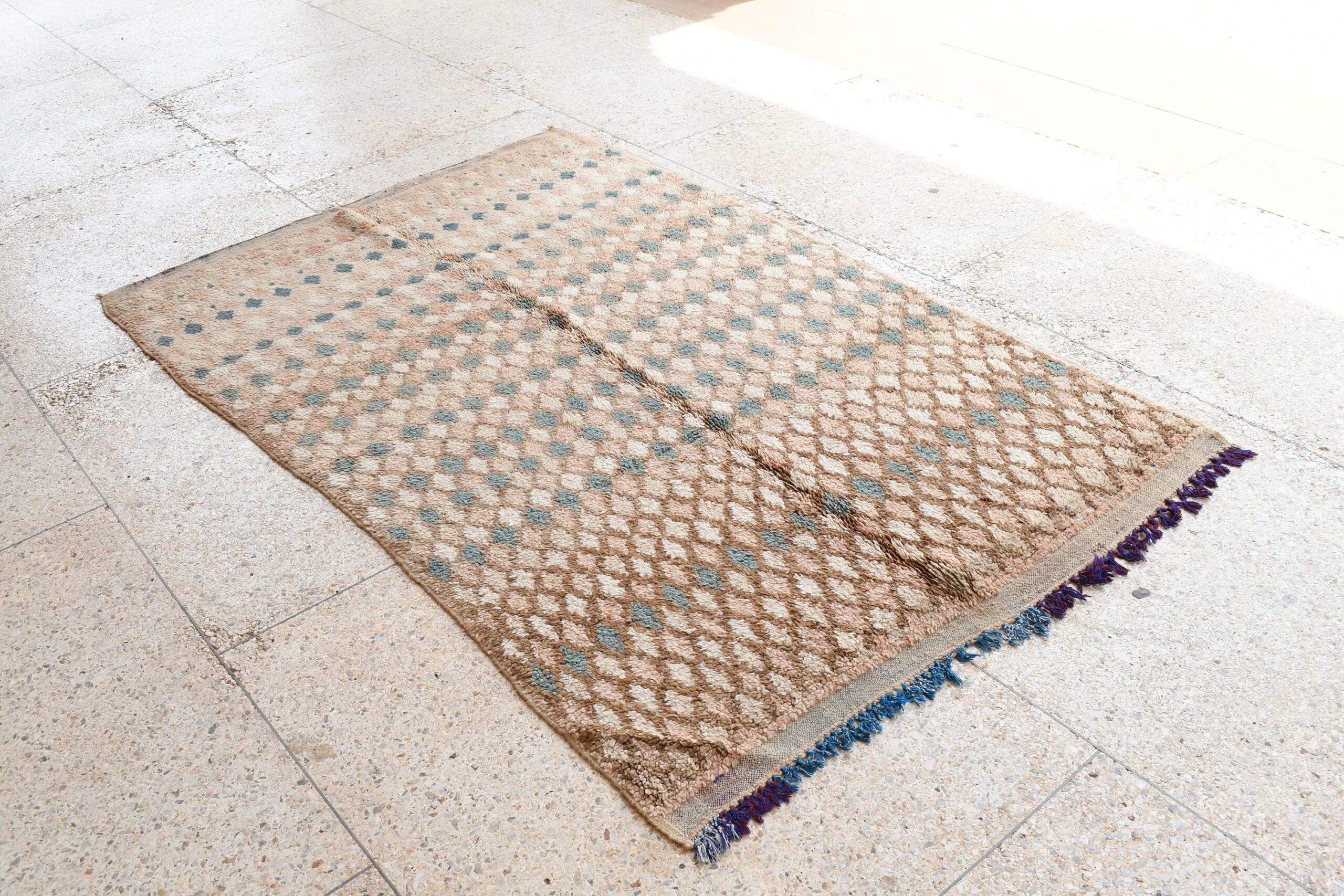 a rug with a pattern on it. il_fullxfull.6065570777_1xgl.jpg