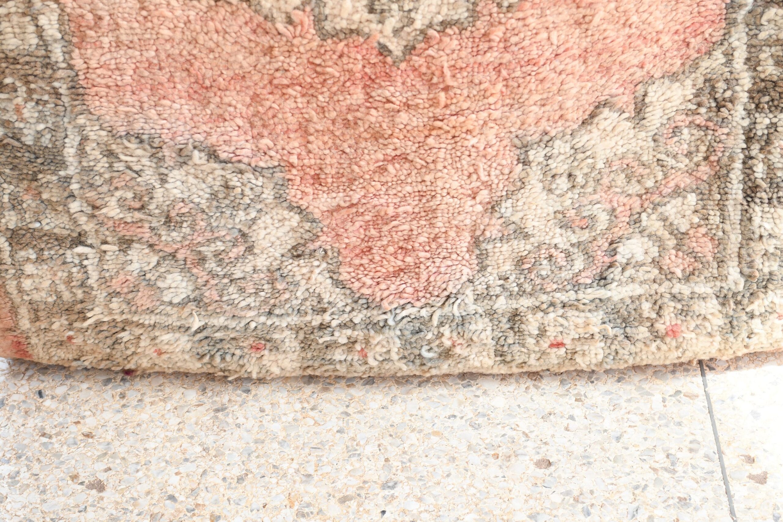 a rug on the floor. il_fullxfull.6065575455_rvpo.jpg