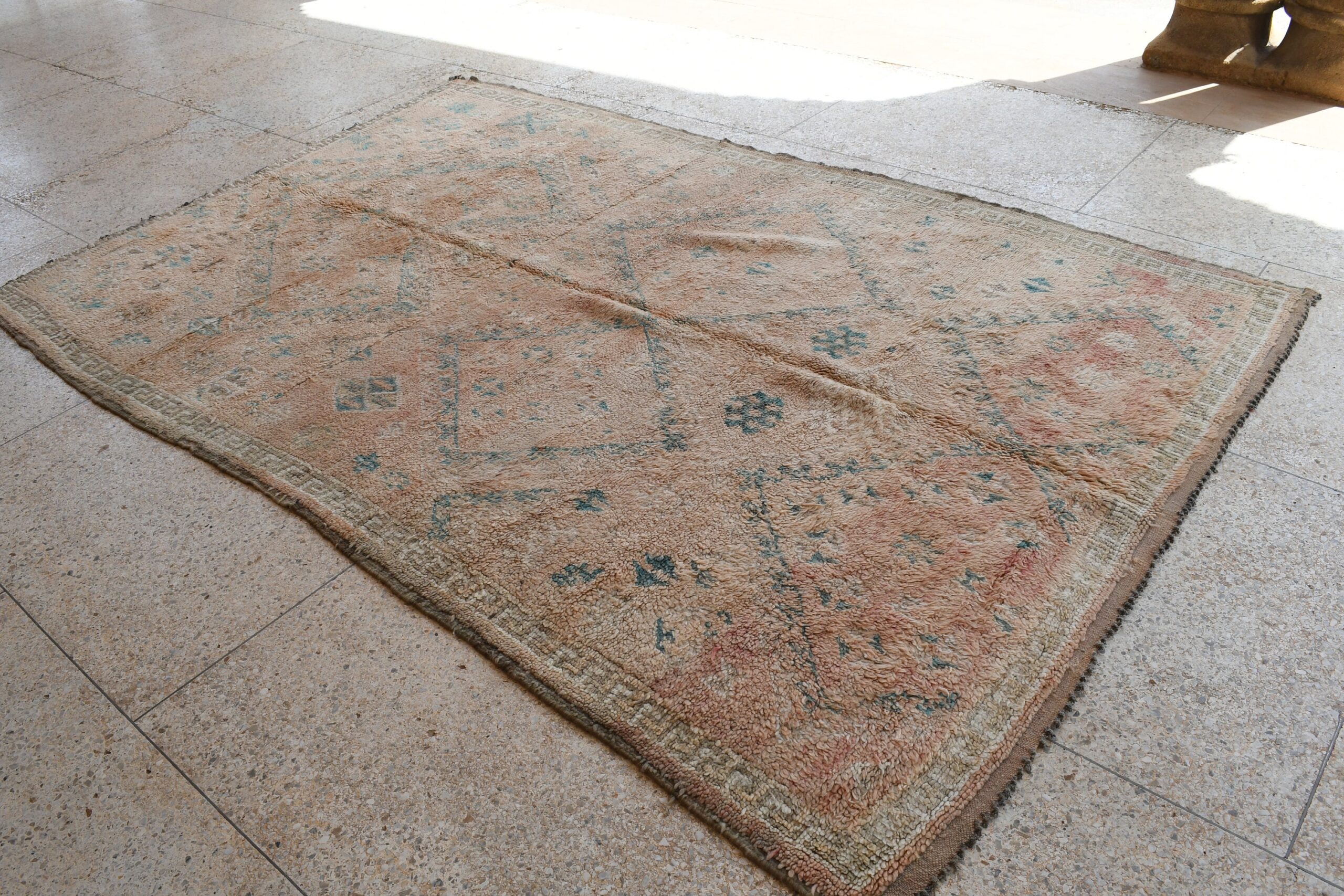 a rug on the floor. il_fullxfull.6073934925_cjzo.jpg