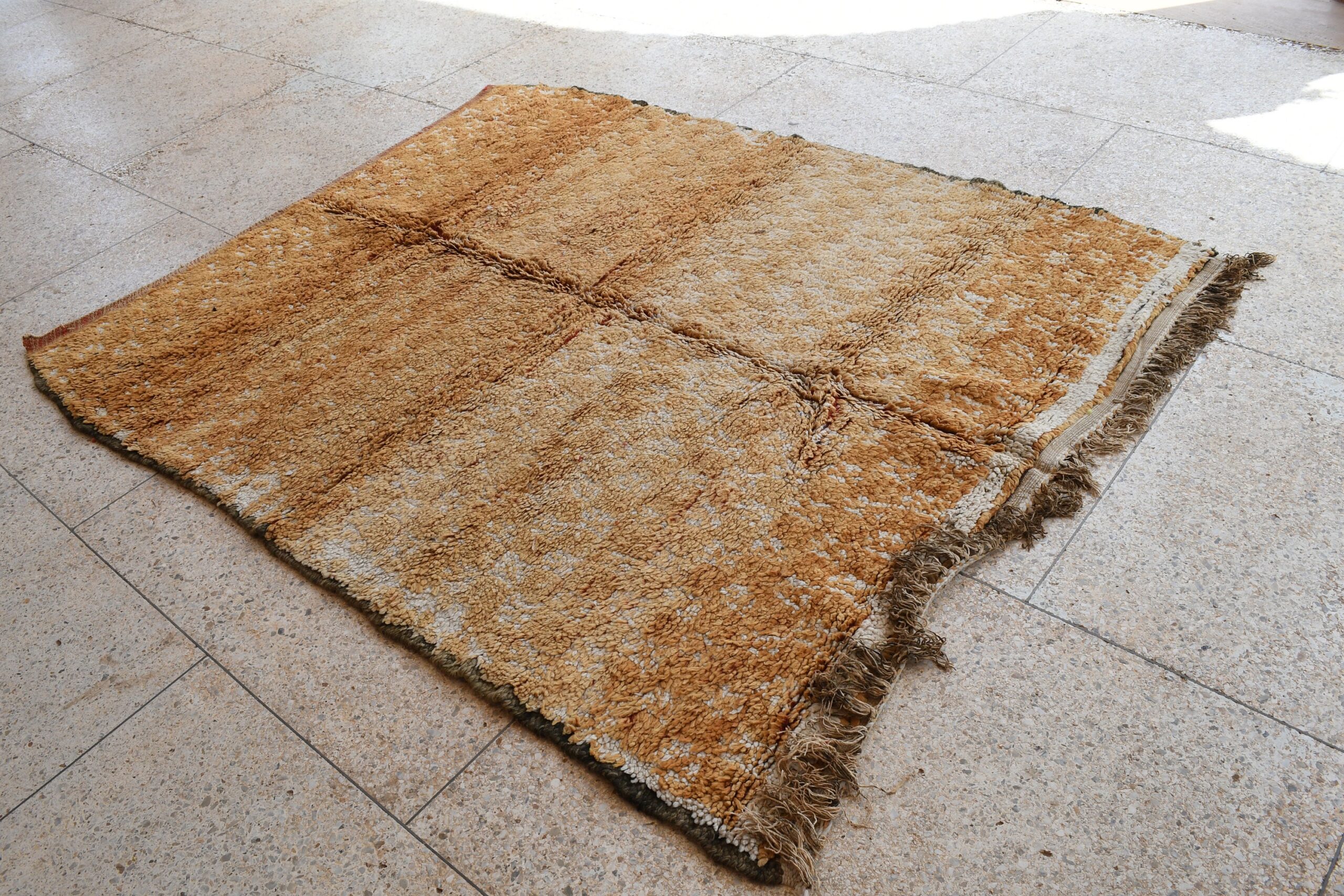 a rug on the floor. il_fullxfull.6073959421_bm18.jpg