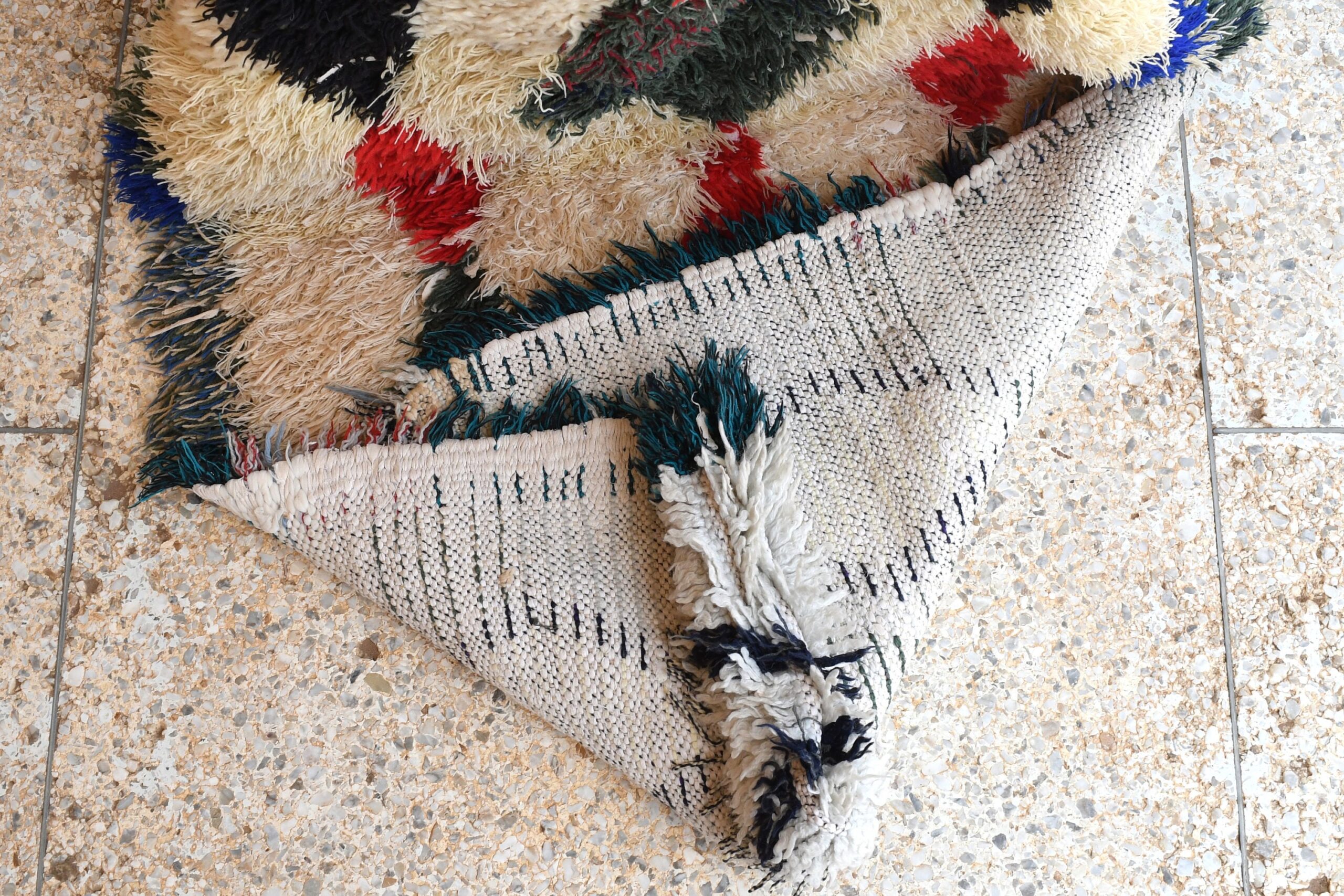 a rug on the floor. il_fullxfull.6076306105_9uad.jpg