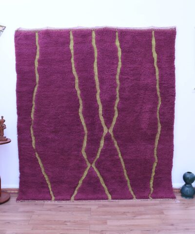 Handmade Moroccan Mrirt Rug 200x300cm Wool Dark Pink Wavy Design