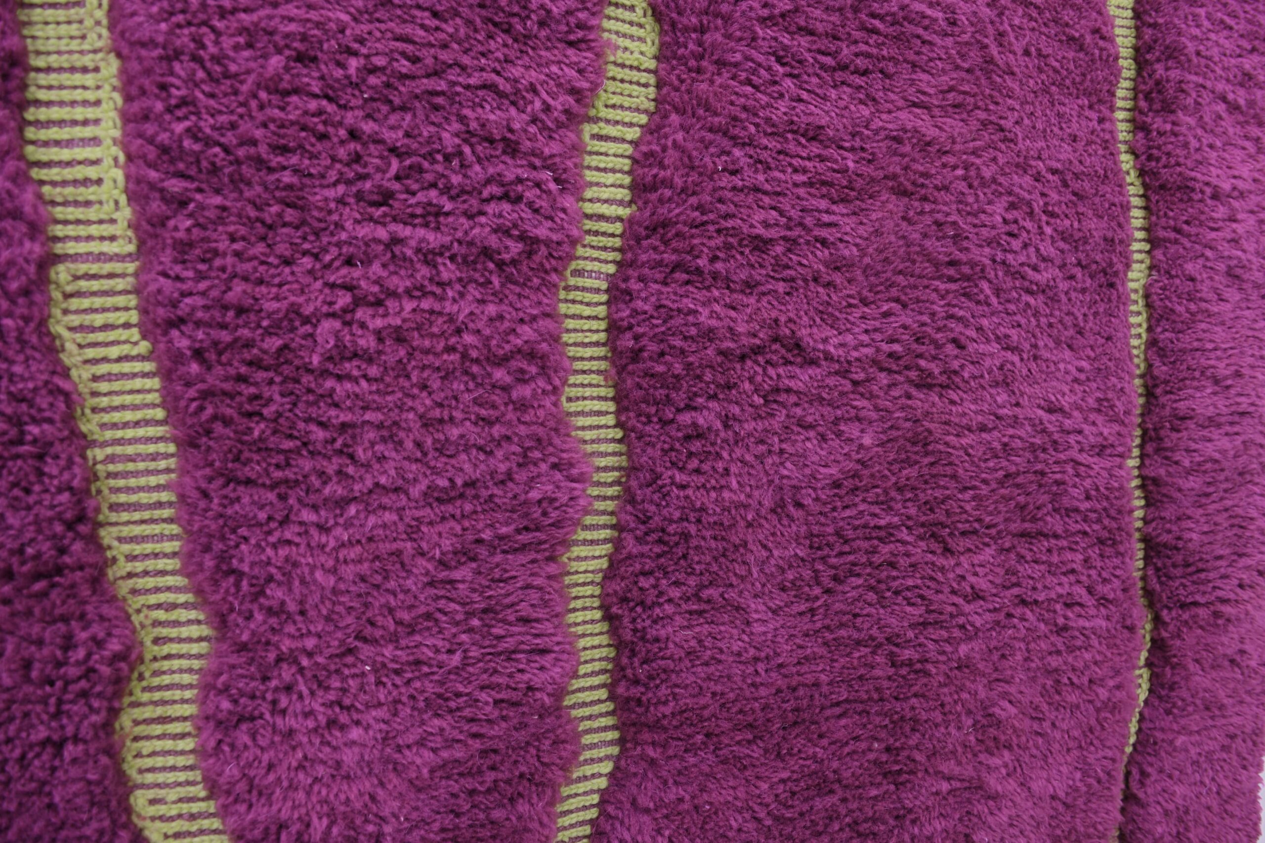 Handmade Moroccan Mrirt Rug 200x300cm Wool Dark Pink Wavy Design - Image 3