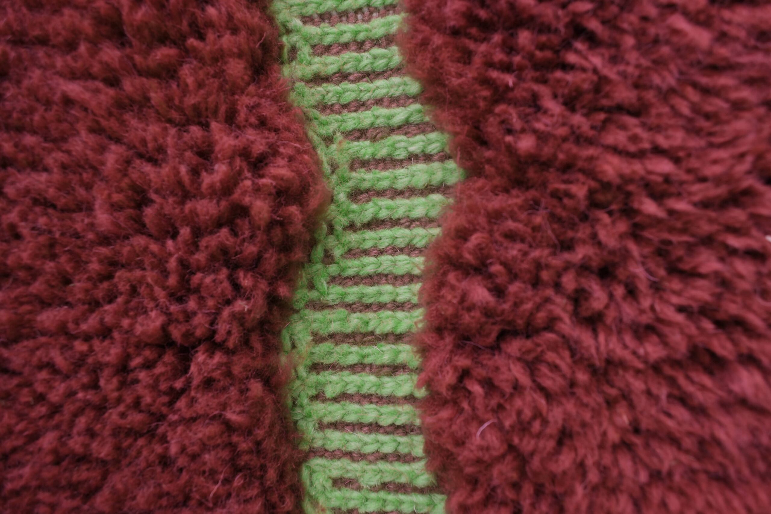 Handmade Dark Red Mrirt Moroccan Wool Rug 200x300cm - Elegant Green Accents - Image 9