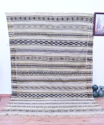 Handmade Moroccan Zemmour Wool Rug 206x290 cm - Unique Geometric Pattern