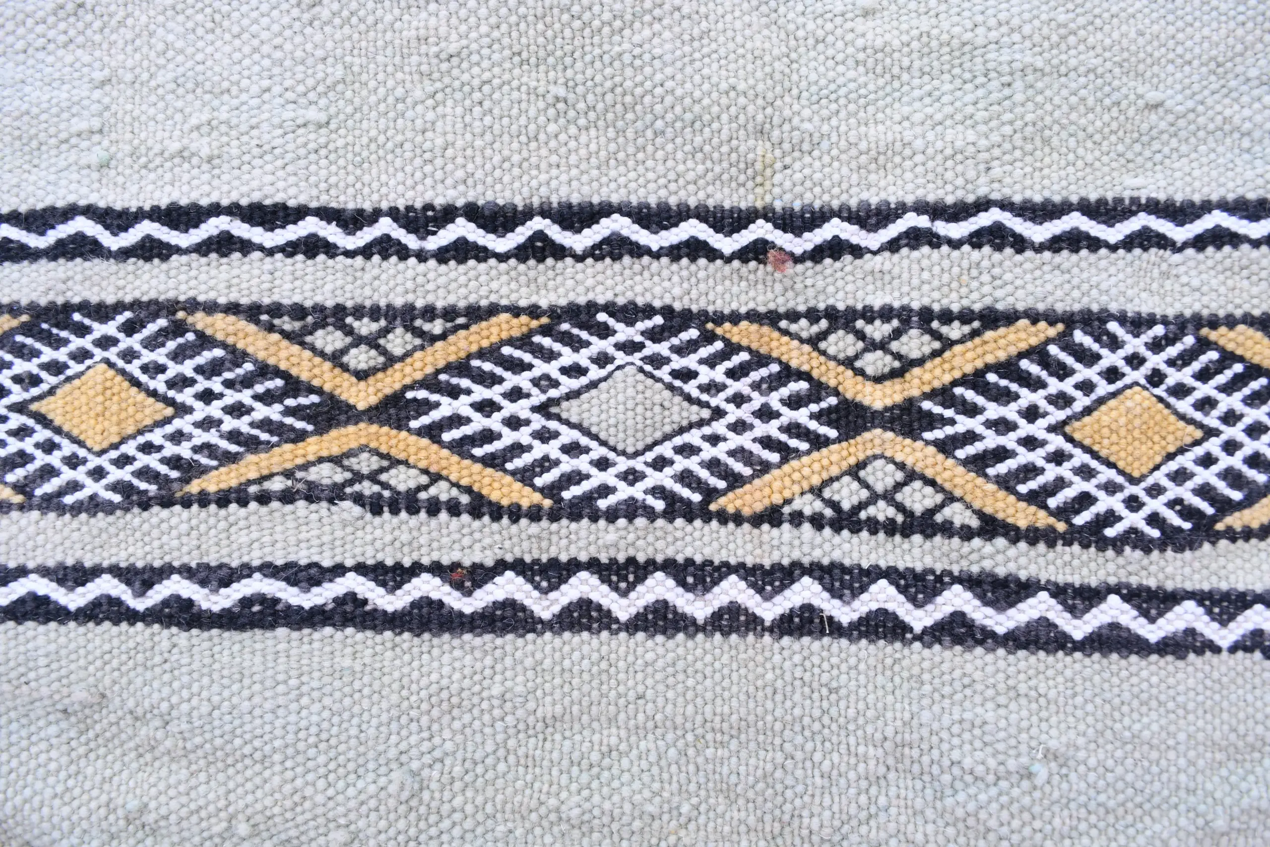 Handmade Moroccan Zemmour Wool Rug 206x290 cm - Unique Geometric Pattern — изображение 4
