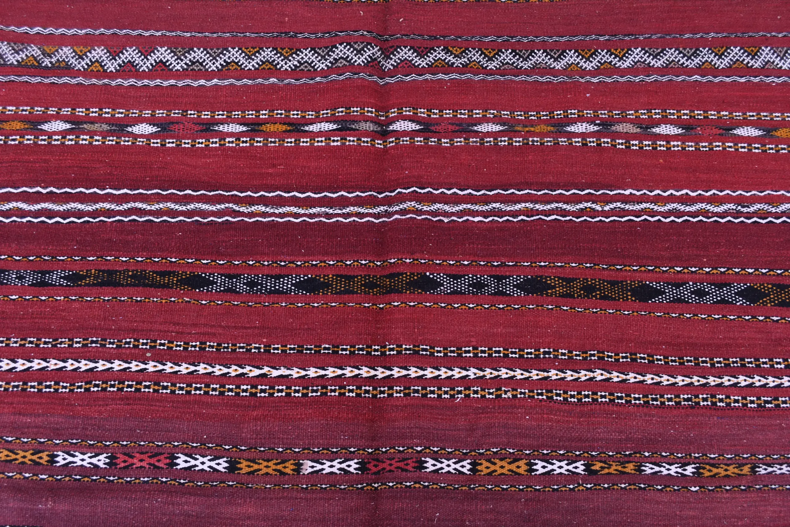 Handmade Zemmour Moroccan Wool Rug 199x312cm - Unique Tribal Pattern - Image 3