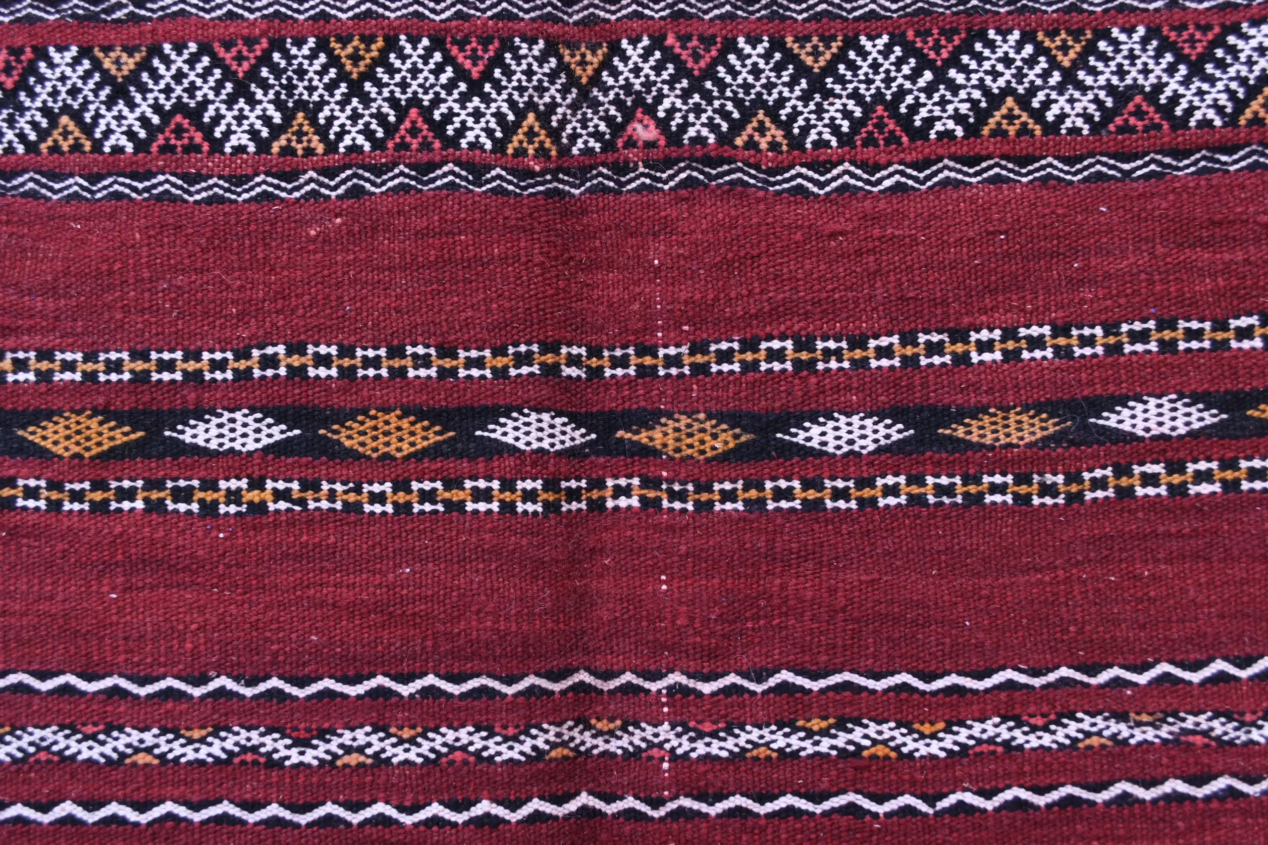 Handmade Zemmour Moroccan Wool Rug 199x312cm - Unique Tribal Pattern - Image 4