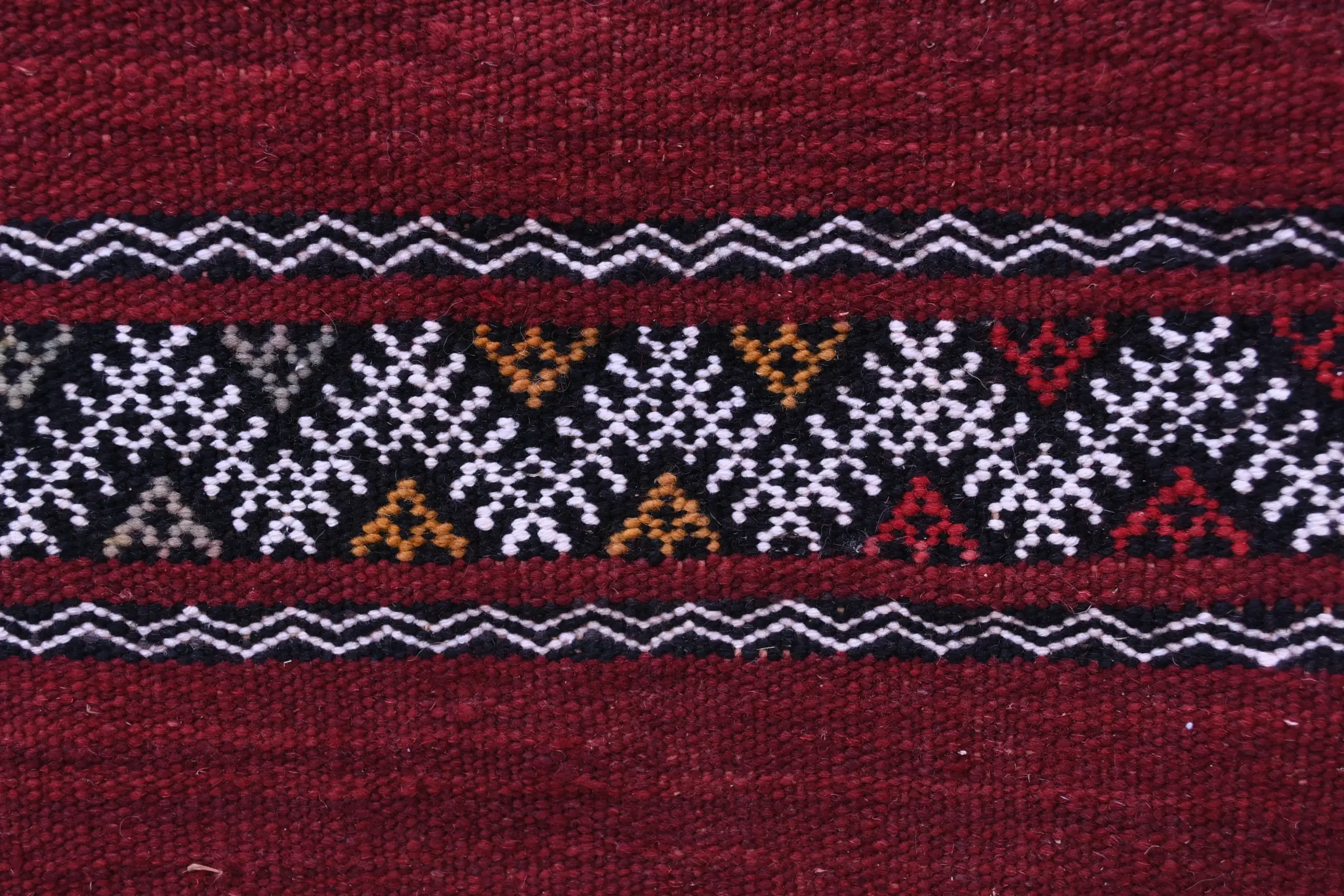 Handmade Zemmour Moroccan Wool Rug 199x312cm - Unique Tribal Pattern - Image 7