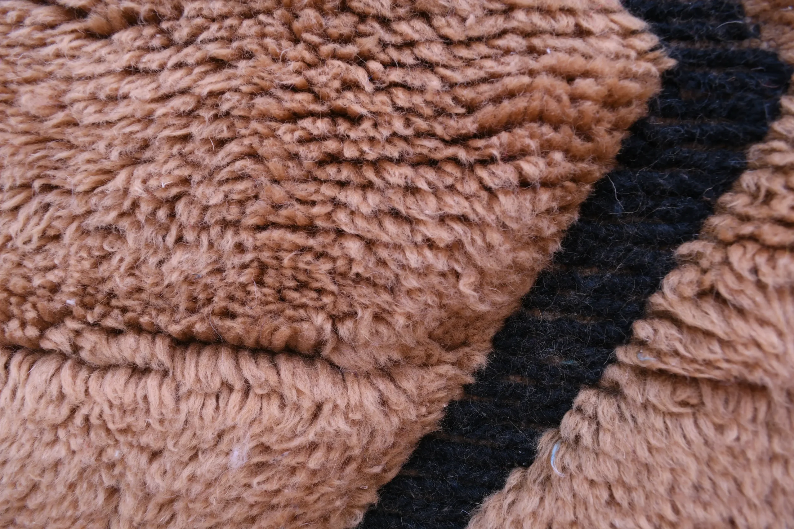 Handmade Mrirt Moroccan Wool Rug 156x213 cm - Plush Geometric Design - Image 7