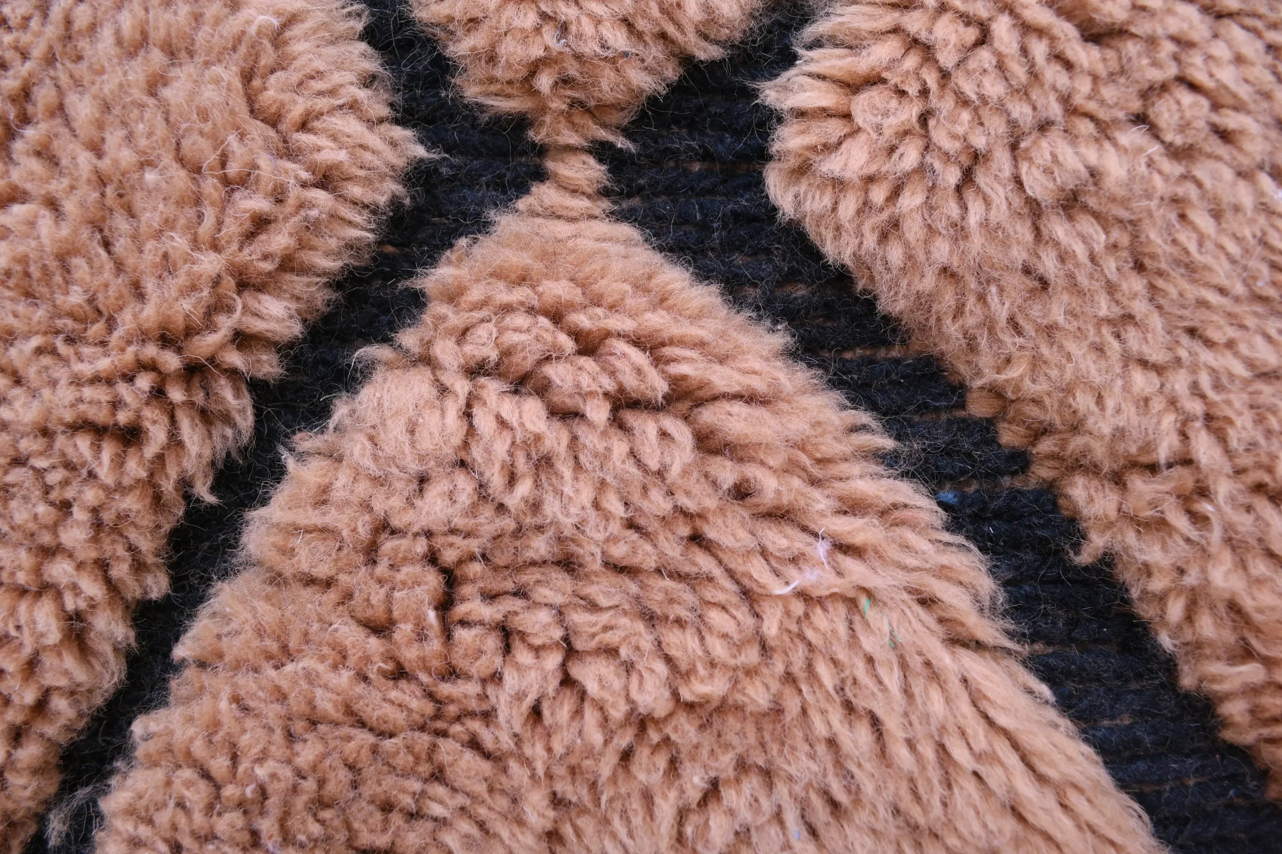 Handmade Mrirt Moroccan Wool Rug 156x213 cm - Plush Geometric Design - Image 8