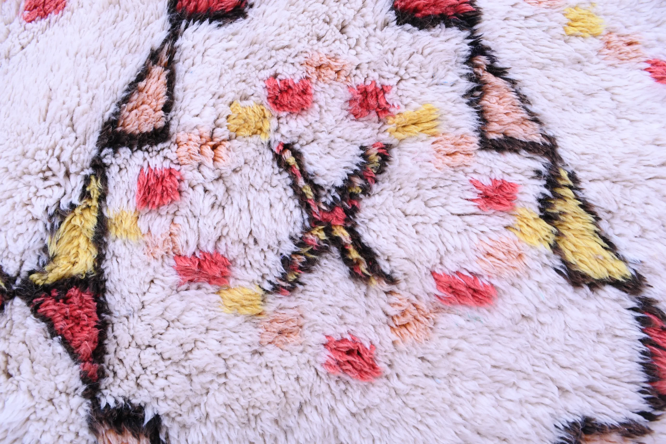 Luxurious Moroccan Beni Ourain Wool Rug 220x300cm - Handcrafted Geometric Design - Image 5