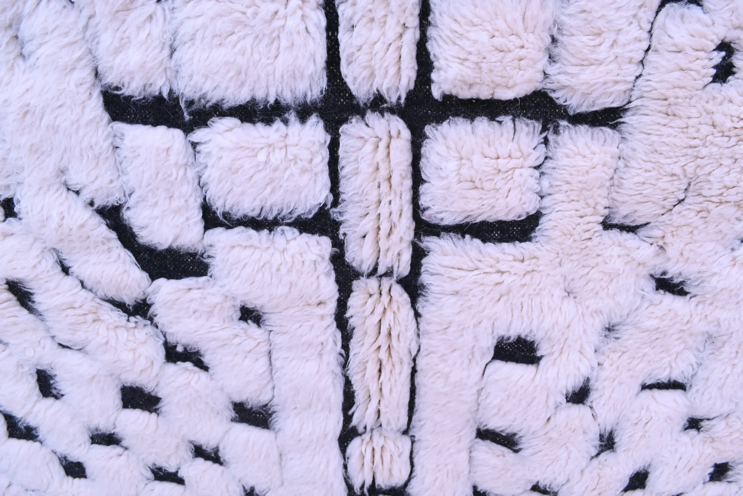 Luxurious Mrirt Moroccan Wool Rug 250x190 cm - Handmade Geometric Design - 画像4