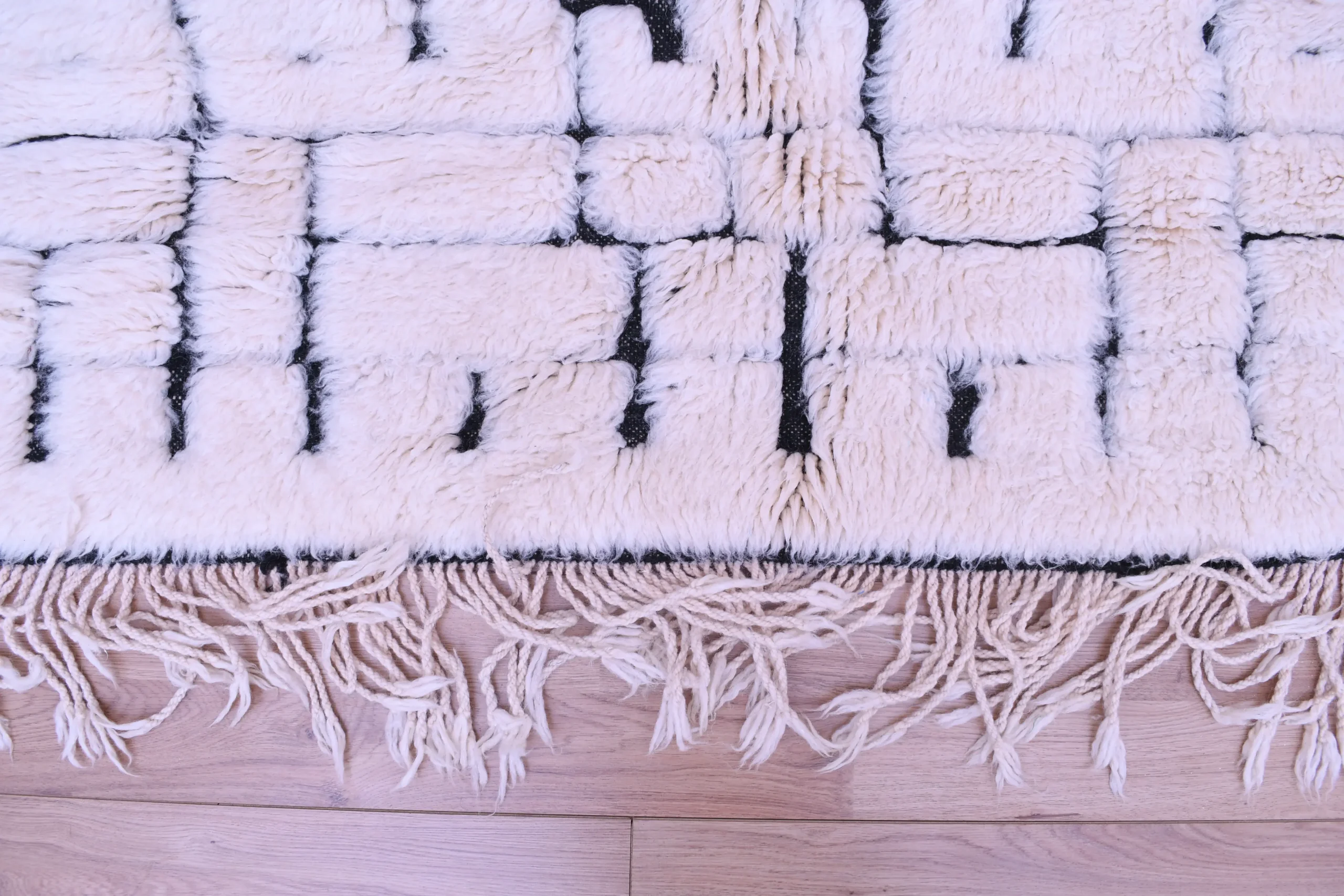 Luxurious Mrirt Moroccan Wool Rug 250x190 cm - Handmade Geometric Design - 画像8