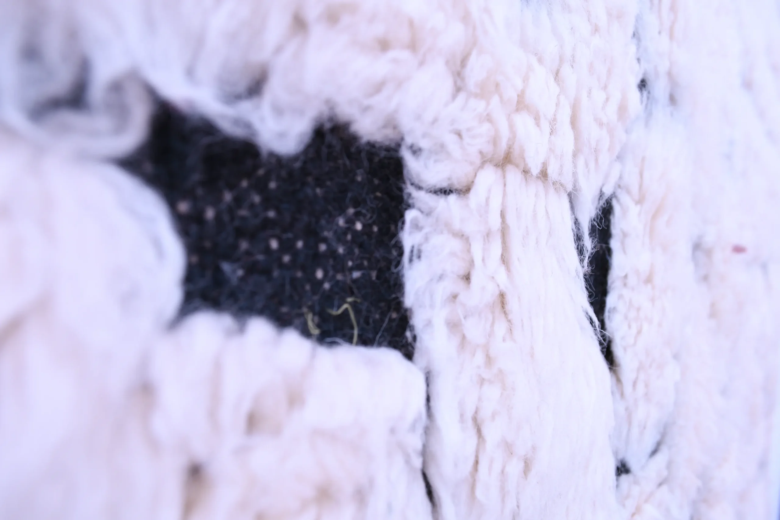 Luxurious Mrirt Moroccan Wool Rug 250x190 cm - Handmade Geometric Design - 画像10